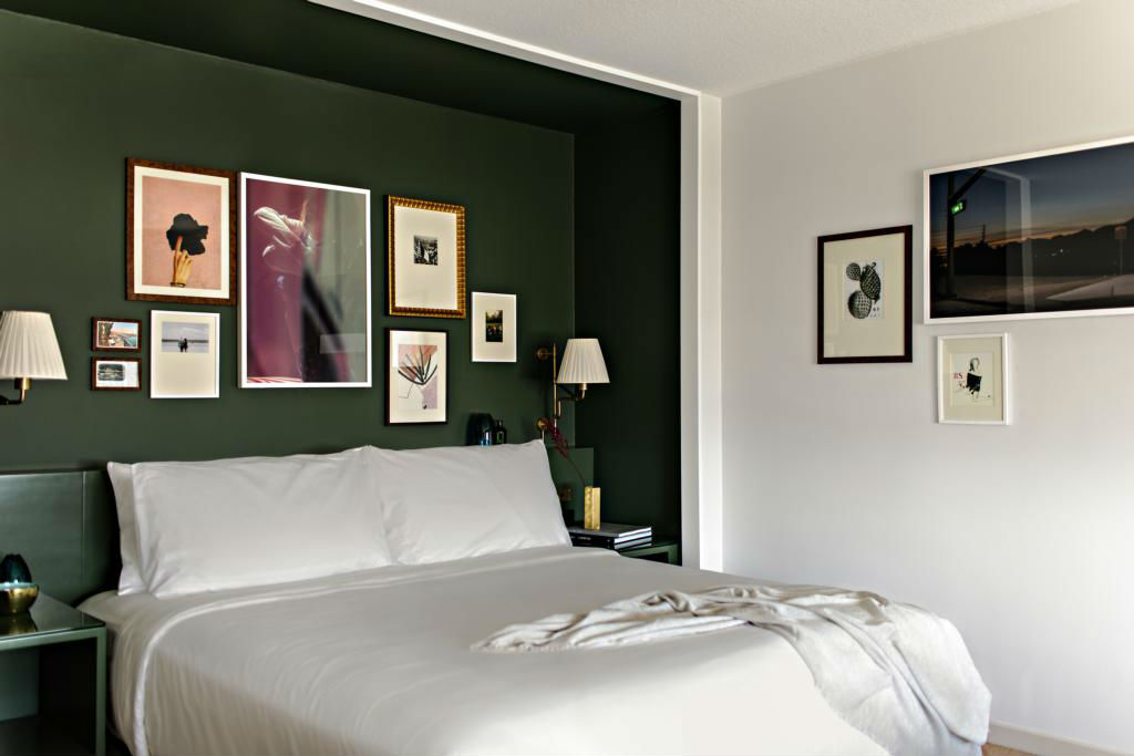 A Park MGM King guest room