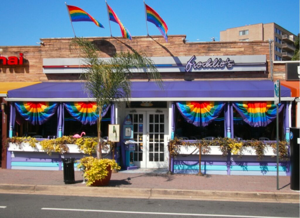 Freddie's Beach Bar in Virginia